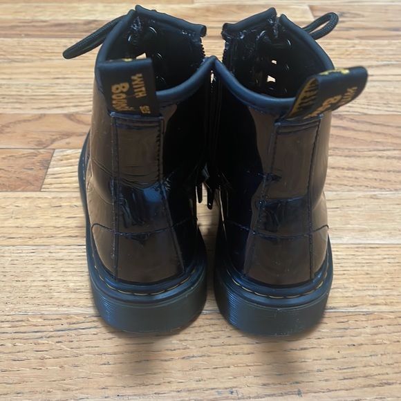 Kid’s Dr. Martens - Picture 3 of 4